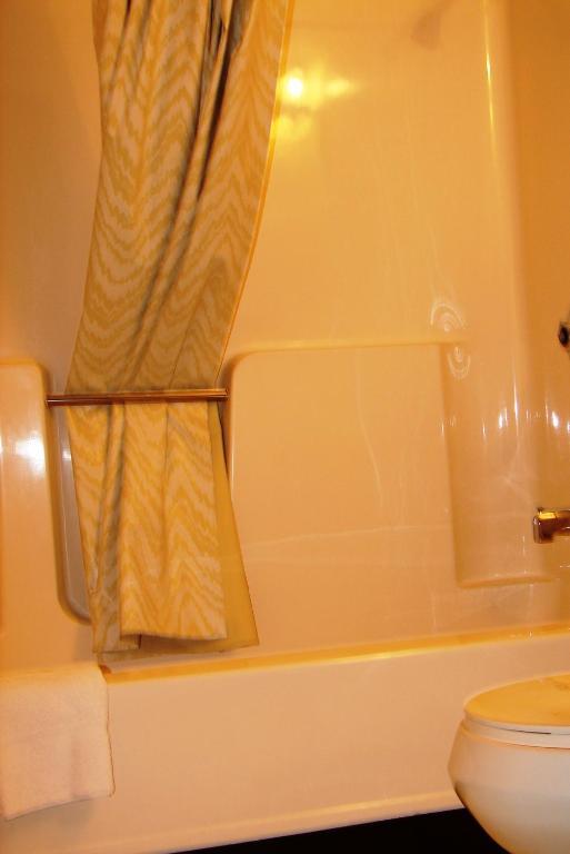 Baxter Inn 4 Less Baxter Springs Room photo