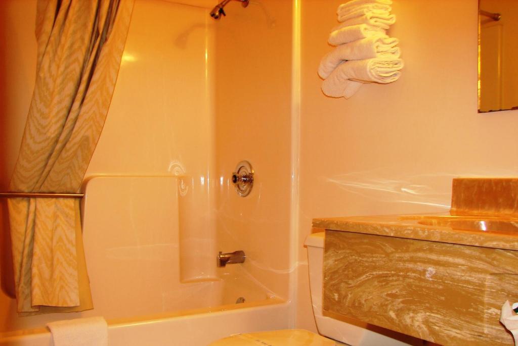 Baxter Inn 4 Less Baxter Springs Room photo