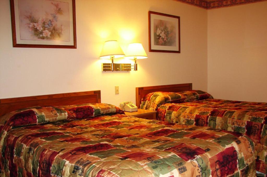 Baxter Inn 4 Less Baxter Springs Room photo