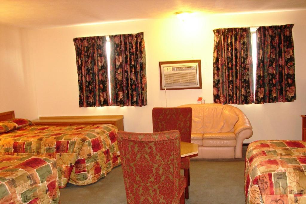 Baxter Inn 4 Less Baxter Springs Room photo